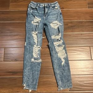 American Eagle 2L light wash high rise skinny cropped very distressed jeans